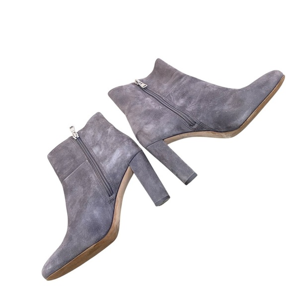 Ann Taylor gray 100% suede round toe side zip block heel booties size 6 - Picture 4 of 10